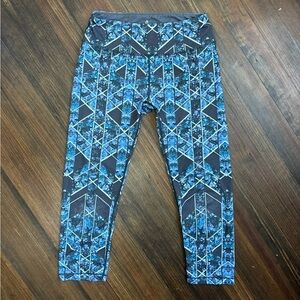 Prana Charcoal Wildflowers Roxanne Capri Leggings